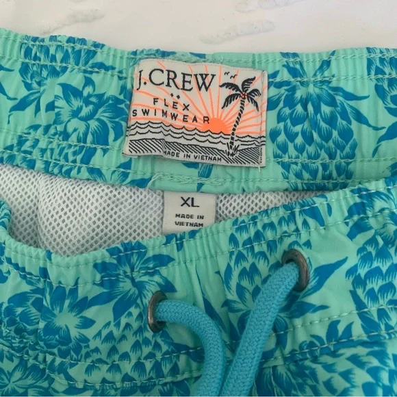 • [J. Crew] Tropical Board Shorts • - Picture 4 of 14
